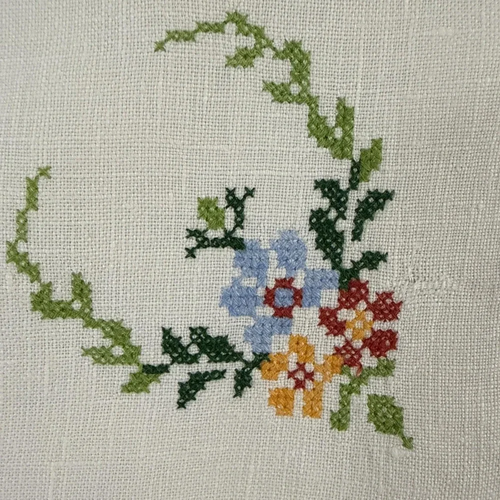 Vtg White Dinner Napkins Linen Cotton Embroidered Cross Stitch Blanket Edge 11